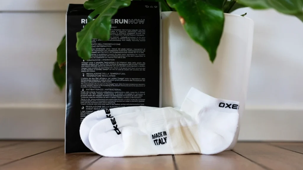 Il modello da training delle calze sportive Oxeego