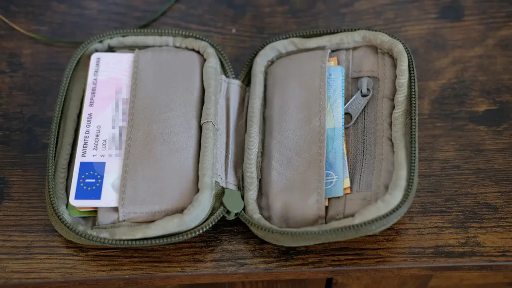 mini-portafoglio-fjallraven-kanken-portamonete mini portafoglio Fjallraven Kanken scompartimenti interni