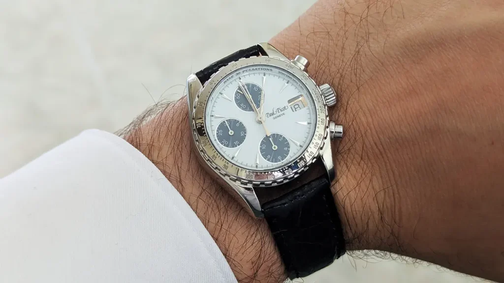 Paul Picot Minichron 4032 indossato con camicia bianca