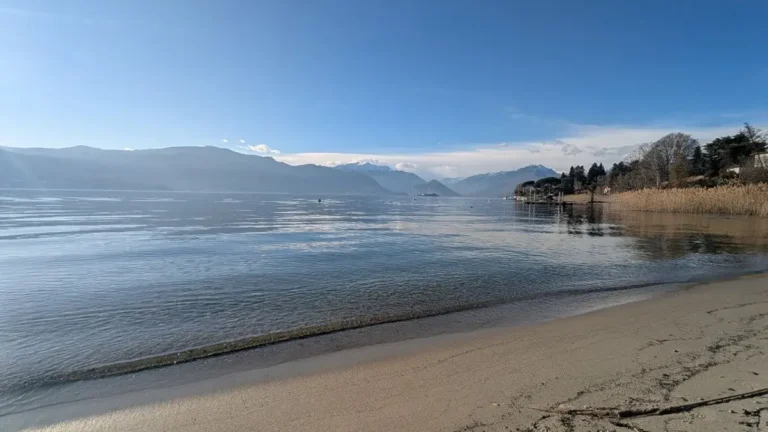 ceresolo beach spiaggia a laveno-mombello